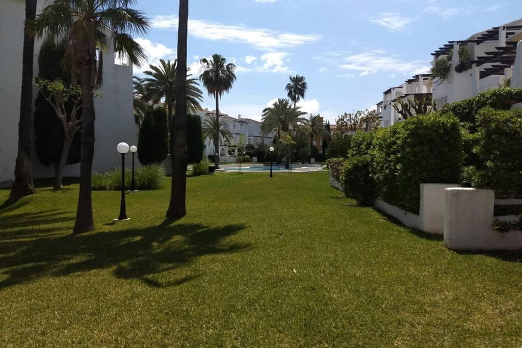 2 Bedroom, Sea Front Complex W Pool And Private Garden Jávea Exterior foto