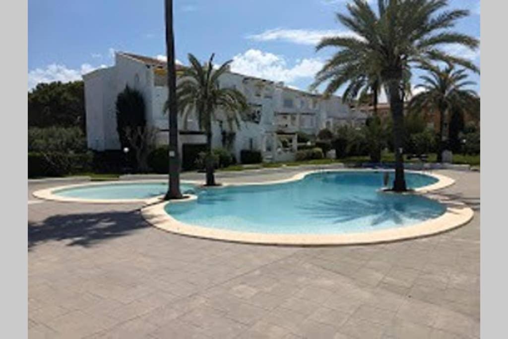 2 Bedroom, Sea Front Complex W Pool And Private Garden Jávea Exterior foto